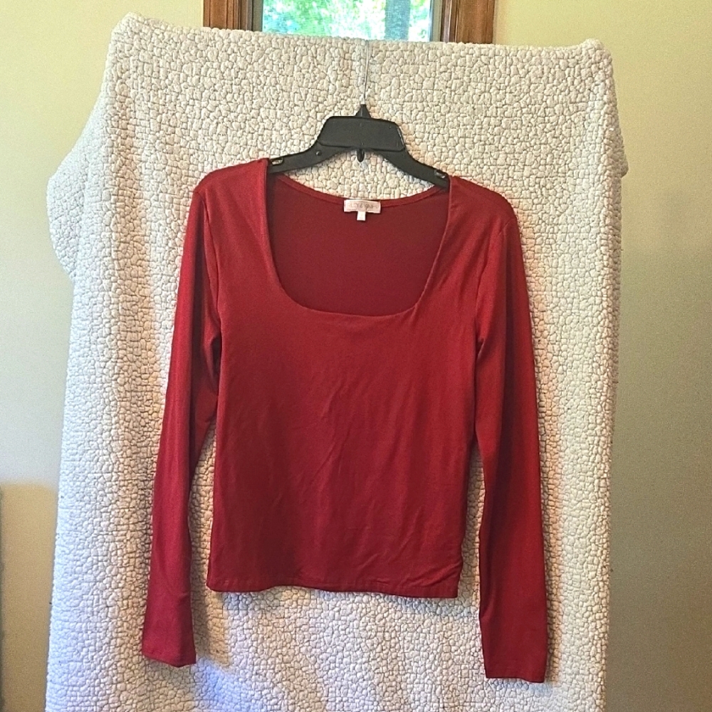 ❤️‍🔥❤️‍🔥❤️‍🔥Riley And James Women's Burgundy Long Sleeve Top